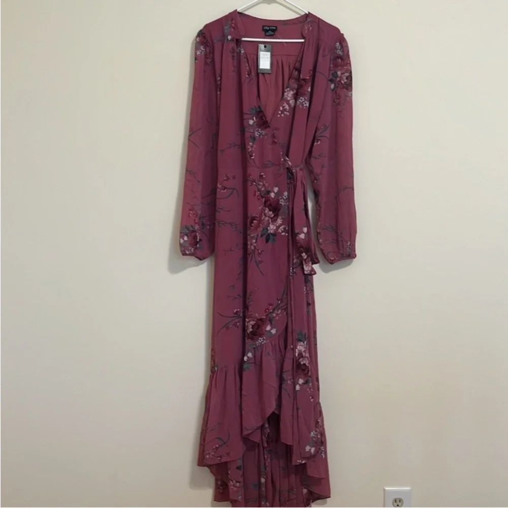 City Chic Blush Floral Maxi Dress - Picture 6 of 12
